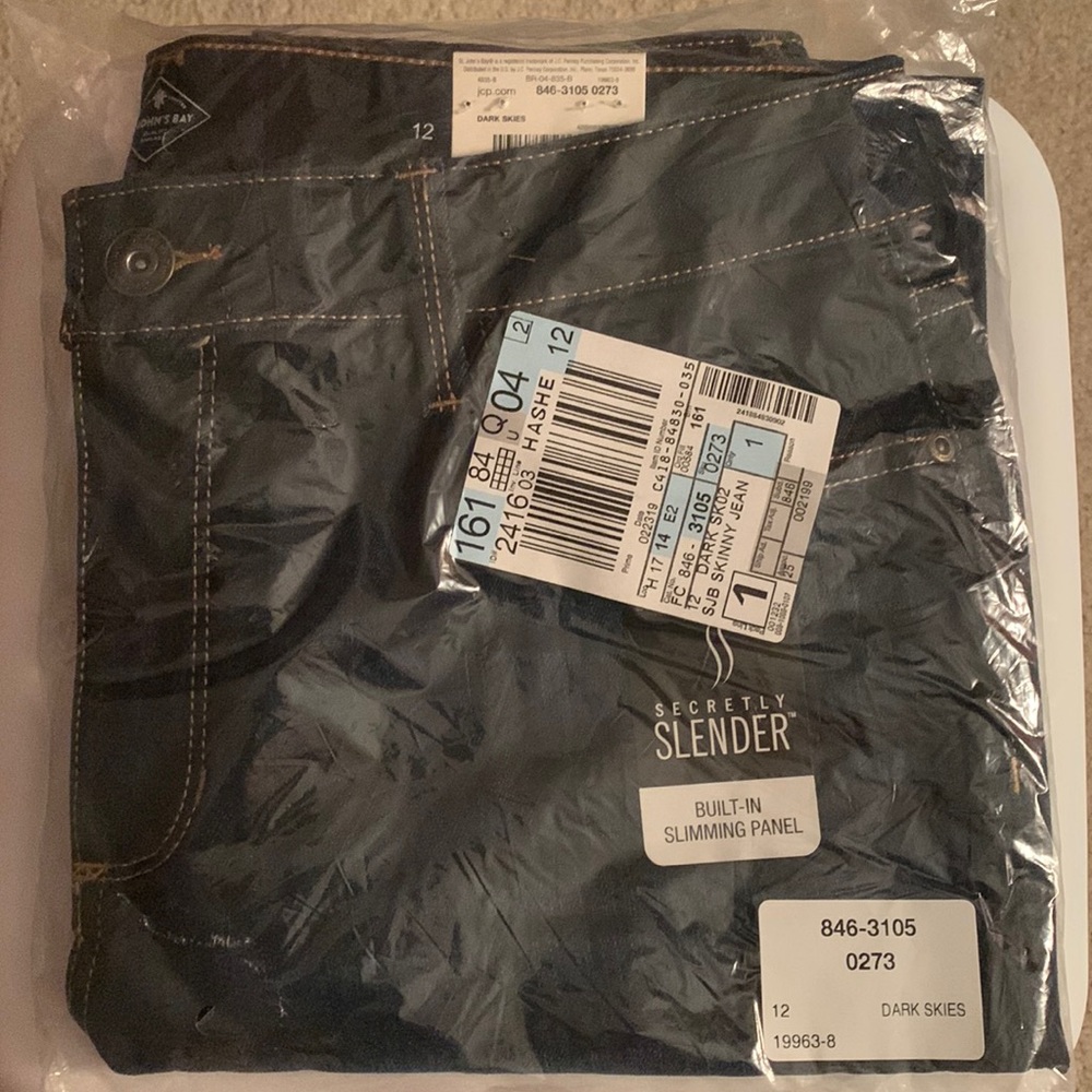 BNWT St Johns Bay Skinny Jeans